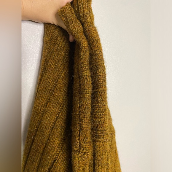 Abercrombie & Fitch Vintage NEW with tag wool sweater; has hole size small - Picture 5 of 14